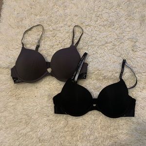 Calvin Klein (2) Lightly Padded Bra